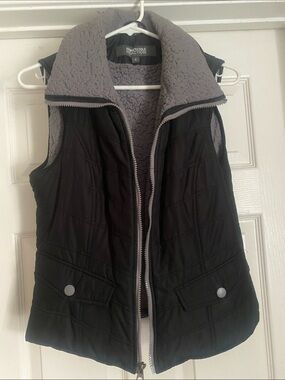 Kenneth Cole Reaction Black Quilted Vest with Gray Sherpa Lining